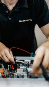 Žingsnis po žingsnio: kaip paruošti namų elektros instaliaciją modernizavimui